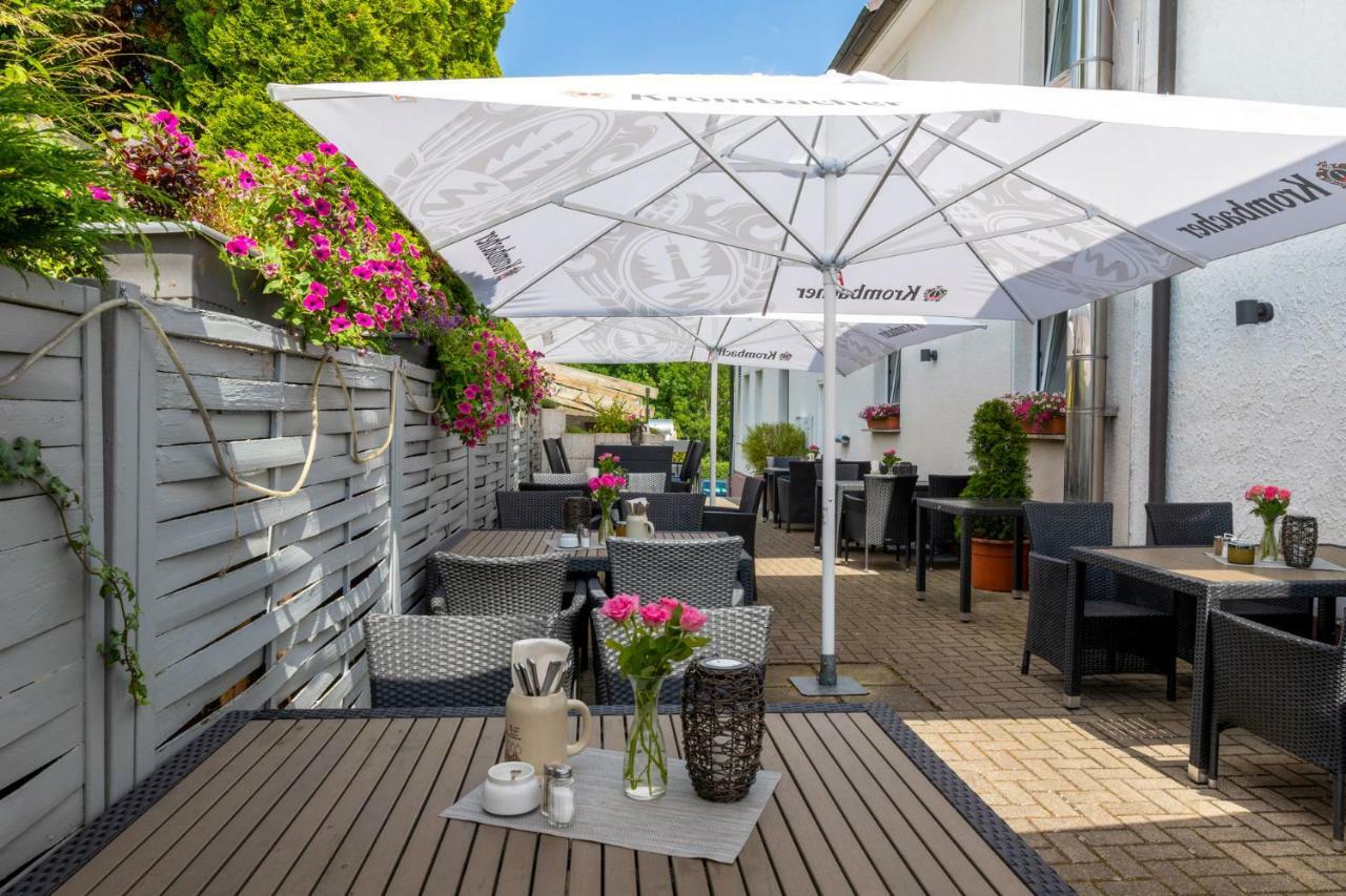 Landhotel Zum Niestetal Экстерьер фото